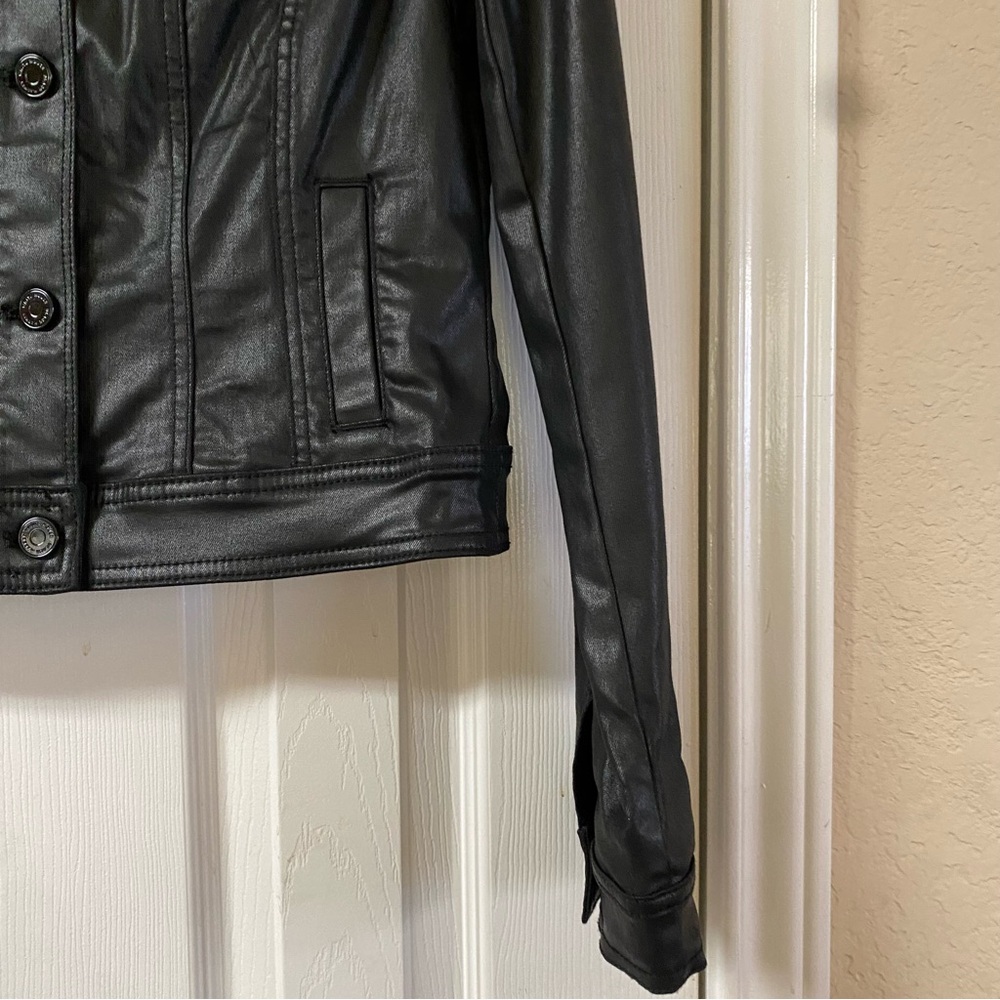 White House Black Market Coated Denim Classic Cropped Faux Leather Jacket Size 4 - Picture 6 of 16